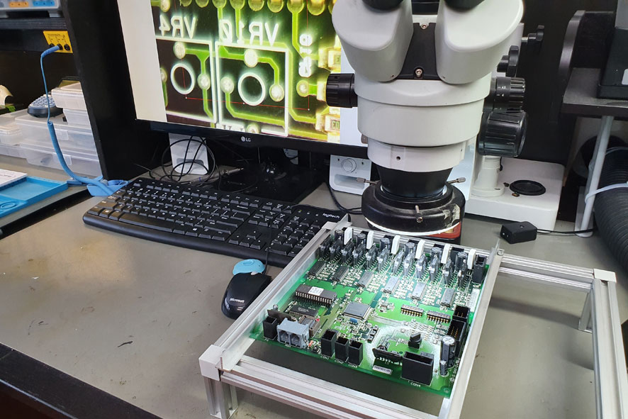 SMT Soldering with microscoop